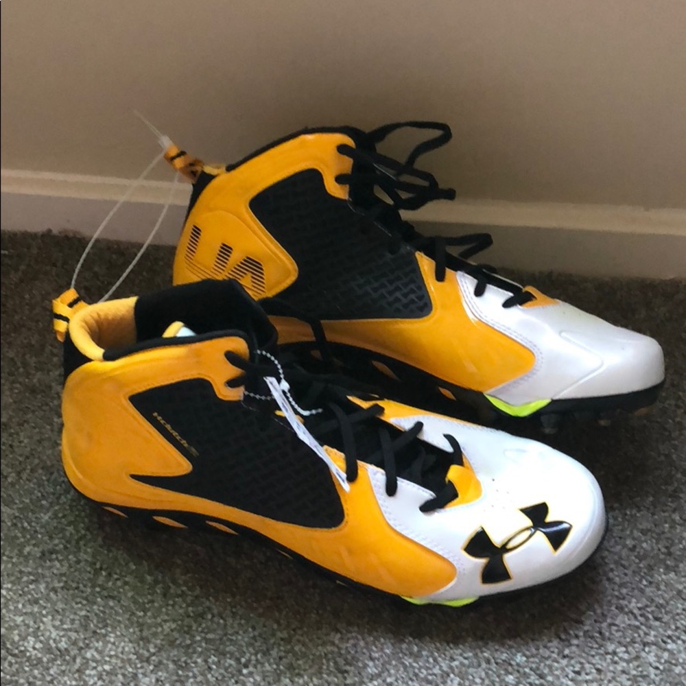 Under Armour Clutch Fit Football Cleats